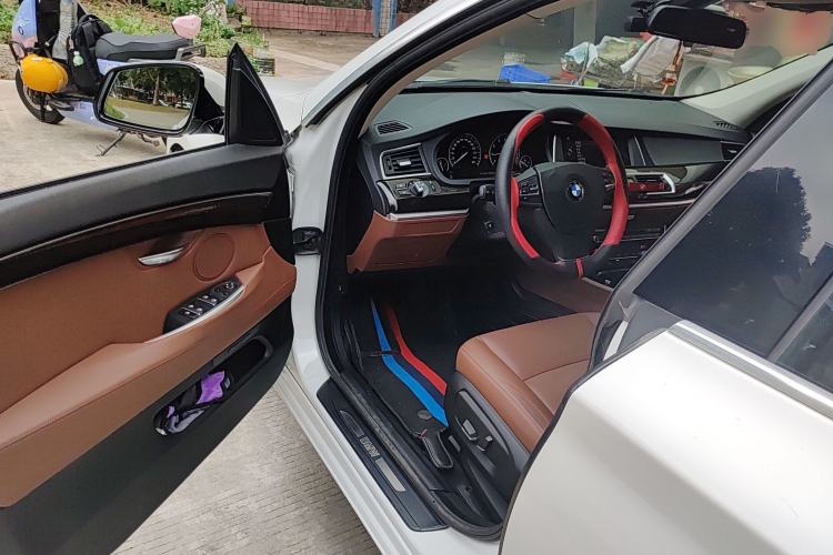 Used BMW 5 Series GT 2015 528i Leading Model