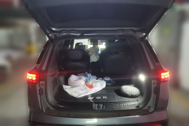 Used Dongfeng eπ eπ008 2024 210Max Range-Extended Version 6 Seats