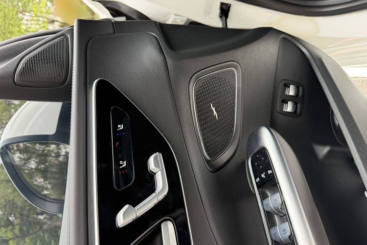 Used Mercedes-Benz C-Class New Energy 2025 C 350 eL Interior 4