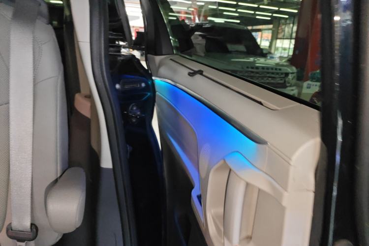 Used Toyota Granvia 2022 2.5L Hybrid Premium Edition