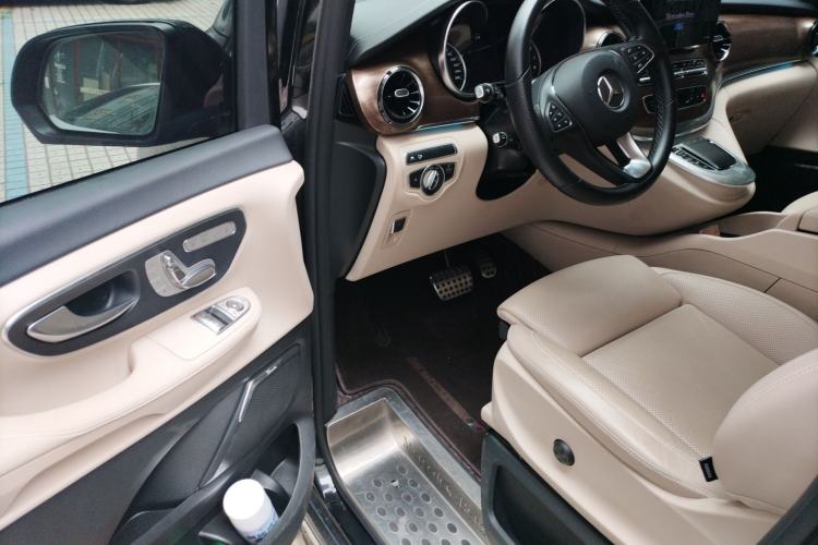 Used Mercedes-Benz V-Class 2022 V 260 L Long-wheelbase Luxury Edition