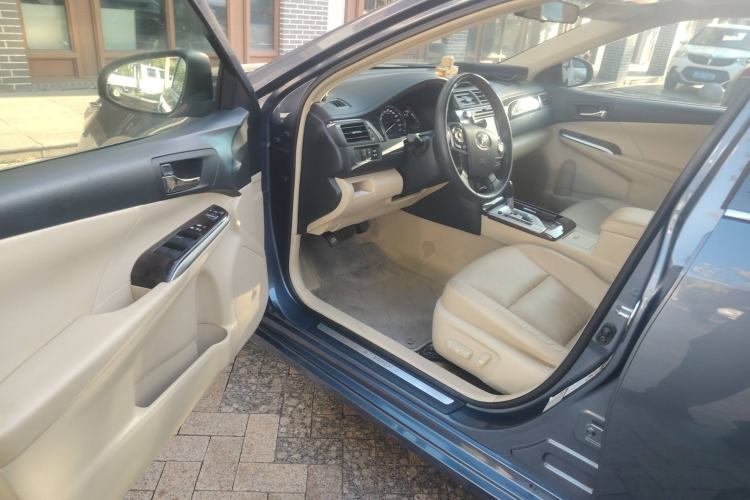 Used Toyota Camry 2015 2.0G Luxury Edition
