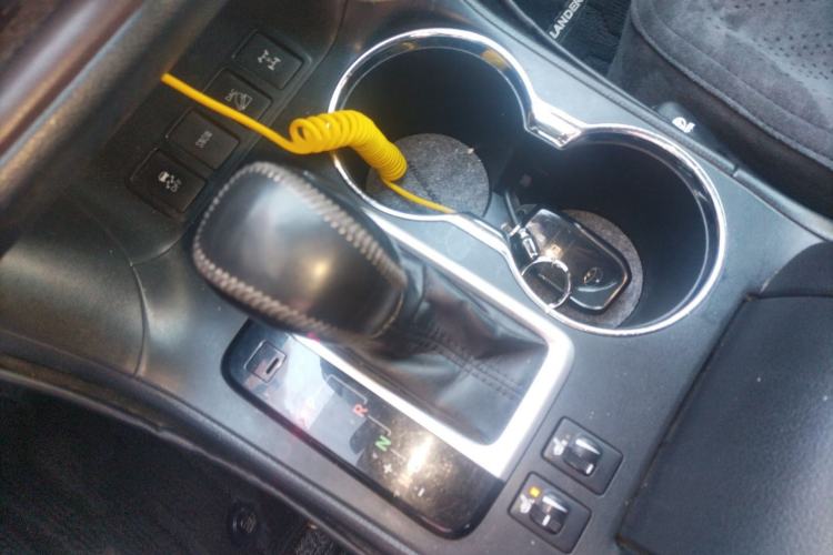 Used Toyota Highlander 2018 2.0T Four-Wheel Drive Luxury Edition 7 Seats China V Emission Standard Gear Lever