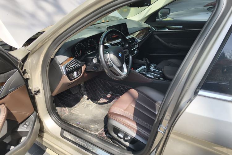 Used BMW 5 Series 2019 525Li Luxury Package Driver Seat