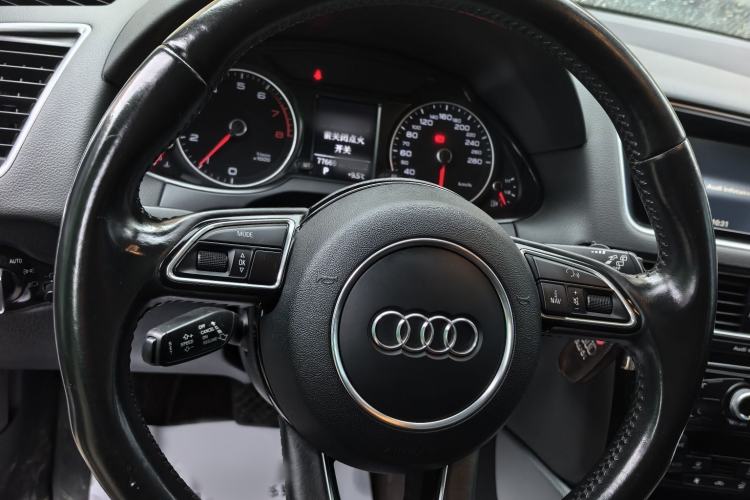 Used Audi Q5 2016 40 TFSI Technology Edition Steering Wheel