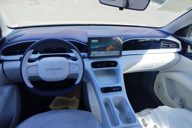 Used Geely Galaxy Geome 2026 Model 310km Youth Edition Center Console