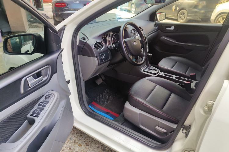 Used Ford Focus 2013 Hatchback Classic 1.8L Automatic Base Model