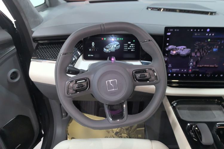 Used Zeekr 009 2024 7-Seater Walk-Through Version Four-Wheel Drive 108 kWh
