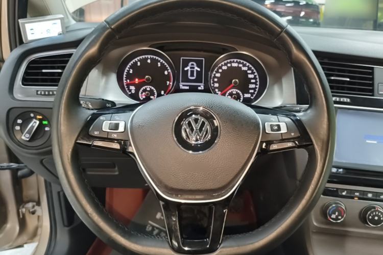 Used Volkswagen Golf 2015 1.4TSI Automatic Luxury Model Steering Wheel