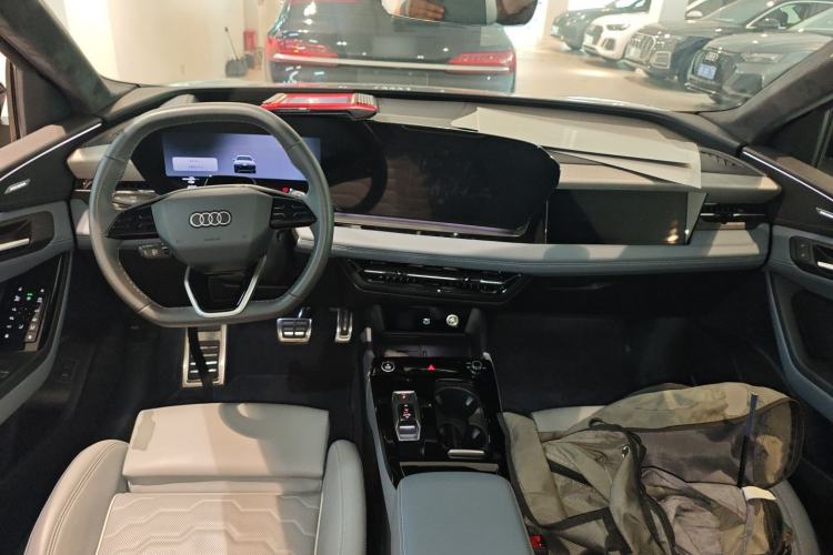 Used Audi Q6L e-tron 2026 First Launch Navigation Edition Center Console