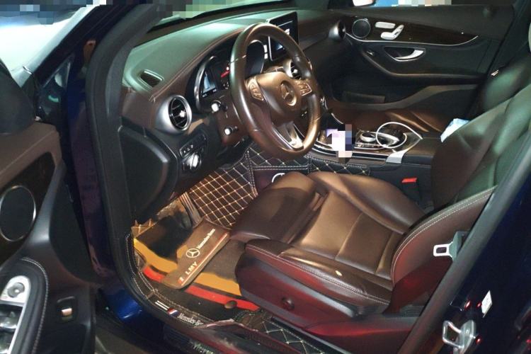 Used Mercedes-Benz GLC 2018 Facelift GLC 260 4MATIC Luxury Edition
