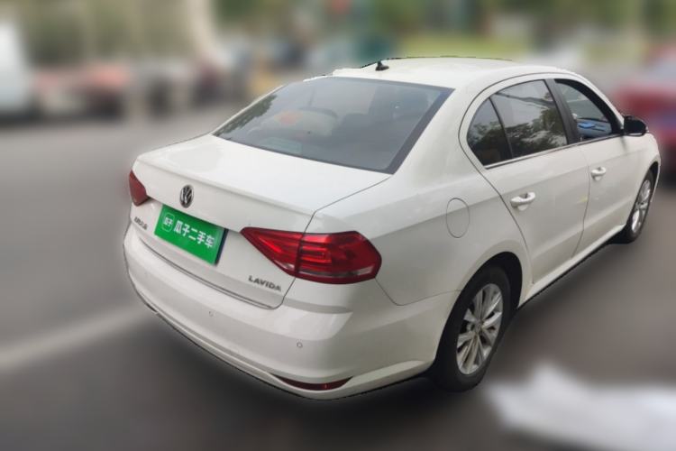 Used Volkswagen Lavida 2015 1.6L Automatic Comfort Edition
