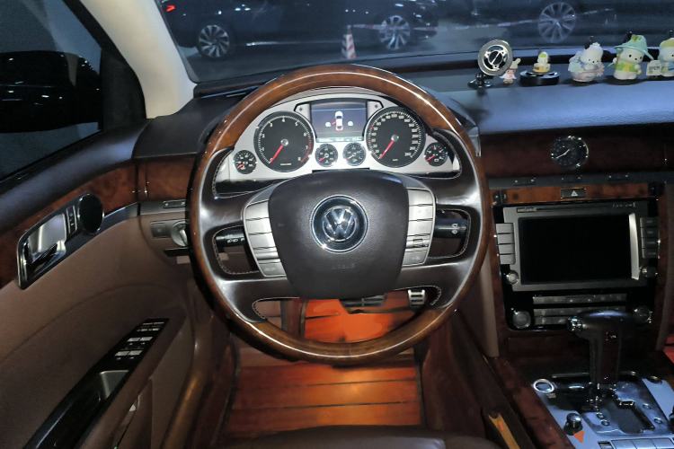 Used Volkswagen Phaeton 2012 3.0L Executive Version
