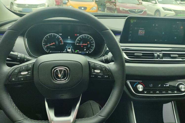 Used CHANGAN Ruicheng CC 2022 Blue Whale Edition 1.5T DCT Prestige Model Center Console