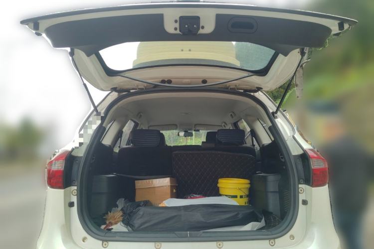 Used JMC Yusheng S350 2016 2.4T Automatic 2WD Diesel Luxury 5-Seater
