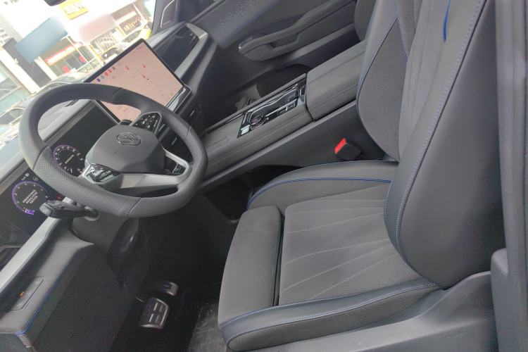 Used Volkswagen Teramont 2025 Tiguan Pro 450TSI 4Motion Crosswind Edition
