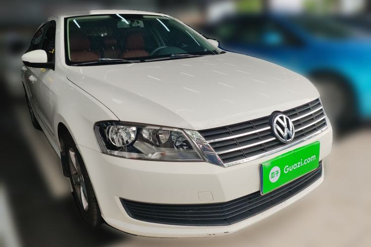 Used Volkswagen Lavida 2013 Revised Classic 1.6L Manual Fashion Edition Front Right 45 Deg