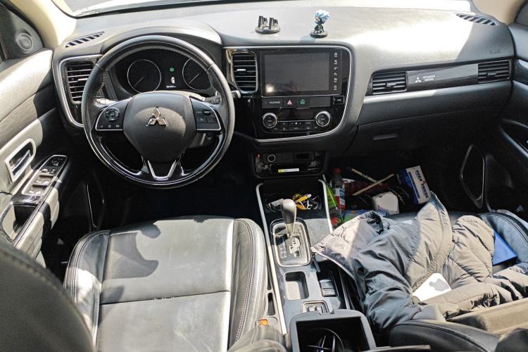 Used Mitsubishi Outlander 2019 2.0L Two-Wheel Drive Comfort Edition 5 Seats China VI Standard