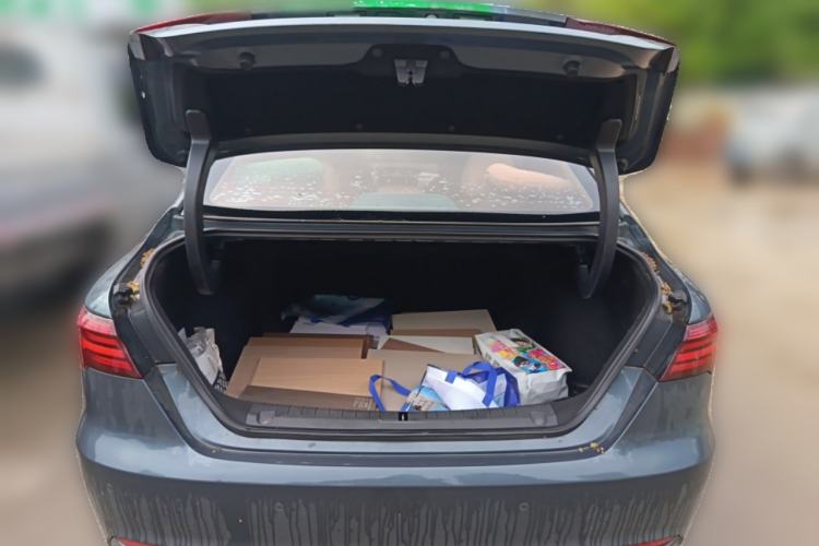 Used Geely Auto Binray 2018 14T CVT Binyi Edition Trunk