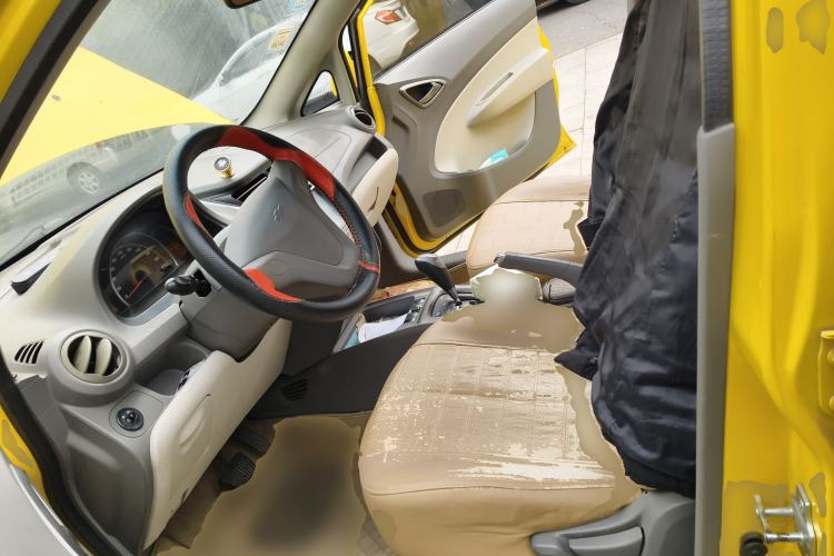 Used Chevrolet Sail 2011 Hatchback 1.4L AMT Happiness Edition
