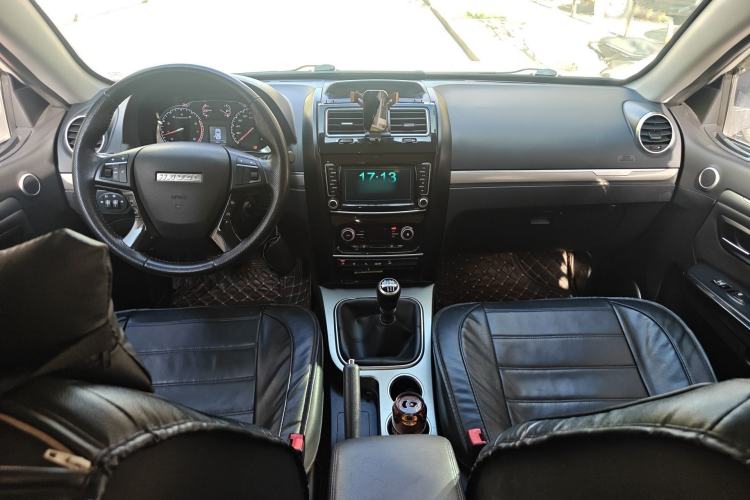 Used Haval H5 Classic 2016 Classic Edition 2.0T Manual 4x4 Elite Model Center Console