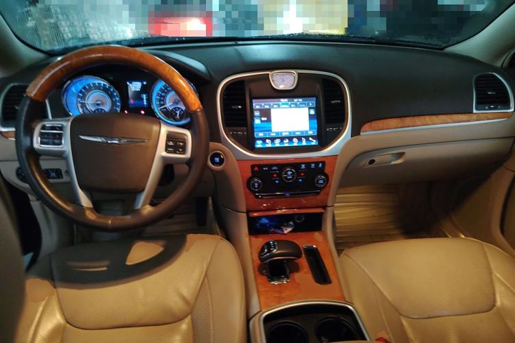 Used Chrysler 300C 2013 3.6L Luxury Edition