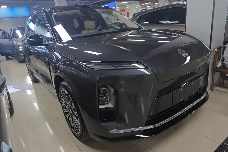 Used Nio ES8 2026 Model 6-seat Executive Luxury Edition Front Right 45 Deg