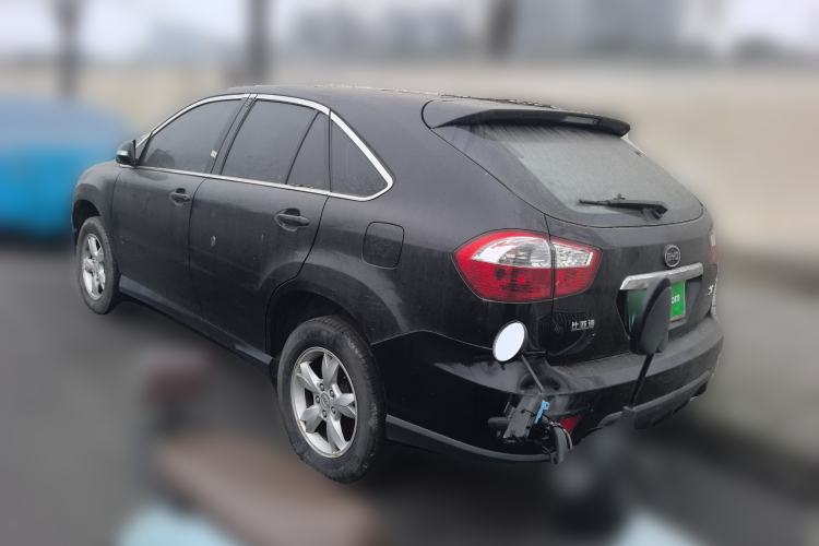 Used BYD S6 2013 Platinum Edition 2.0L Manual Luxury Model