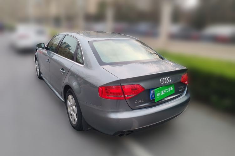 Used Audi A4L 2012 2.0 TFSI automatic Comfort trim level