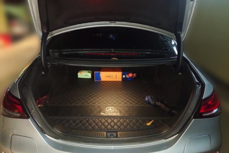 Used Mercedes-Benz E-Class New Energy 2021 E 350 e L Plug-in Hybrid Sports Sedan Trunk