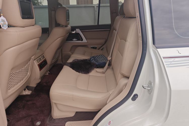 Used Toyota Land Cruiser 2012 4.6L V8 Middle East Version