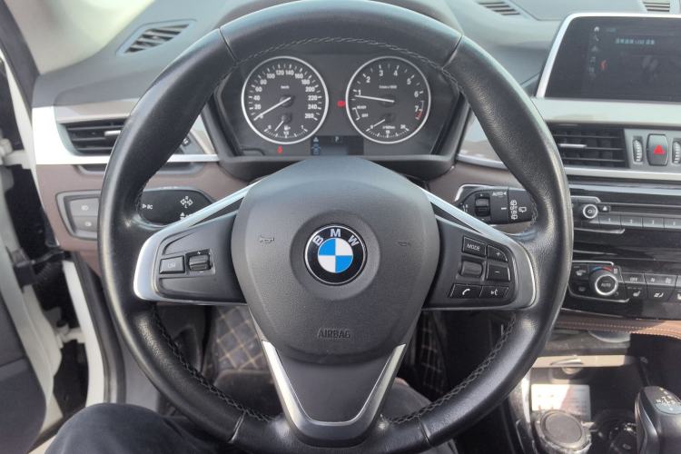 Used BMW X1 2018 xDrive20Li Luxury Edition Steering Wheel