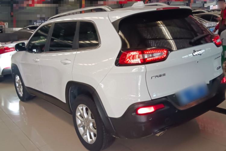 Used Jeep Cherokee 2016 2.0L Superior Edition
