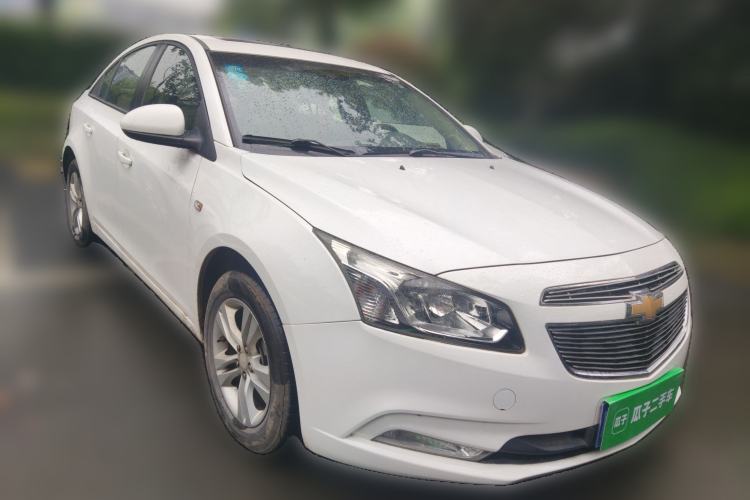 Used Chevrolet Cruze 2015 1.5L Classic SE AT Front Right 45 Deg