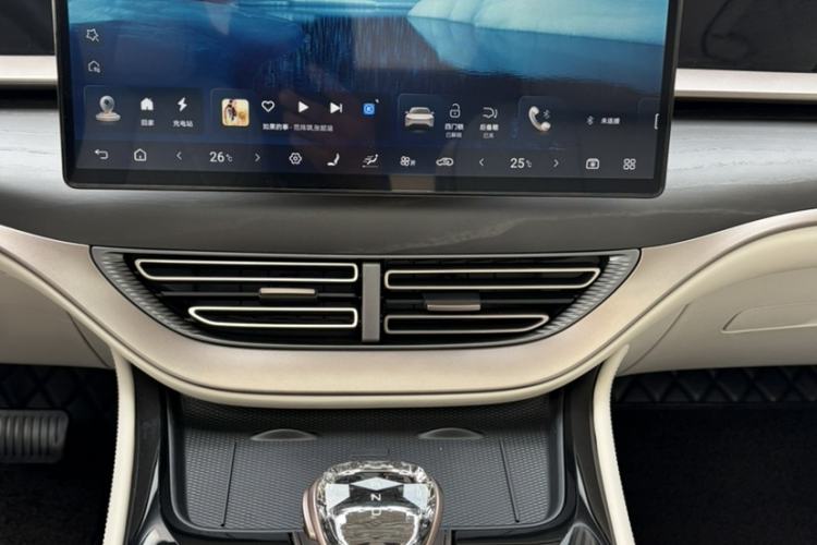 Used Denza D9 2022 DM-i 970 Four-Wheel Drive Prestige Model
