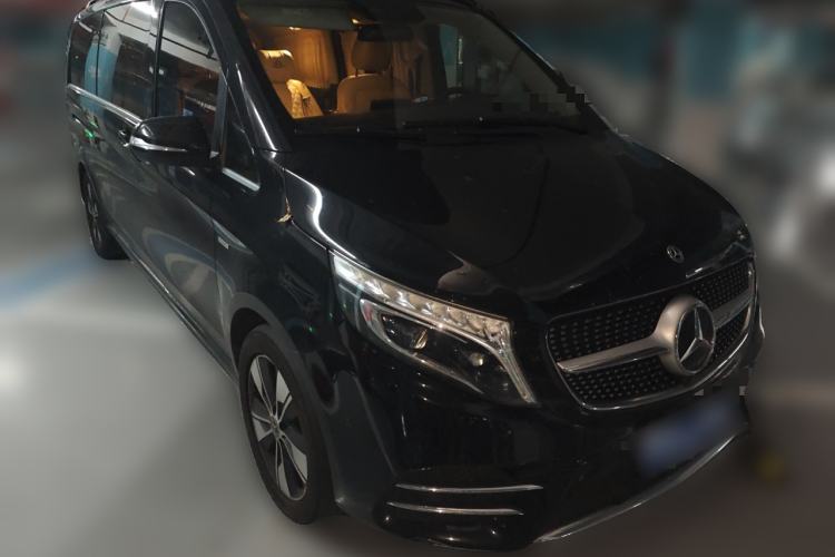 Used Mercedes-Benz V-Class 2020 V 260 L Long-wheelbase Luxury Edition Front Right 45 Deg