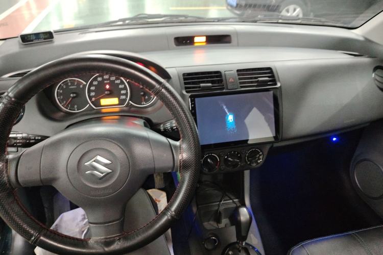 Used Suzuki Swift 2016 1.5L Automatic Fashionable Coolplay Edition Center Console