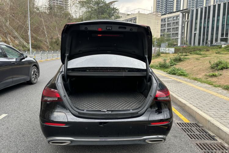 Used Mercedes-Benz E-Class New Energy 2022 Facelift E 350 e L Plug-in Hybrid Sedan Interior 6