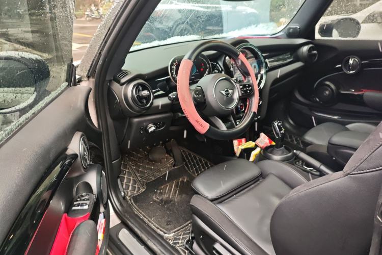 Used MINI MINI 2023 Updated 2.0T COOPER S Artist