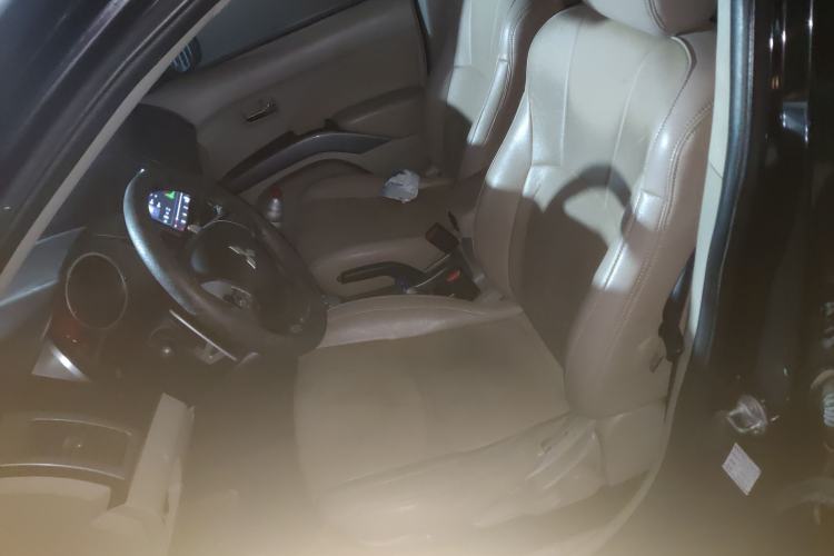 Used Mitsubishi Outlander 2010 Kijang 2.0 Sport Edition
