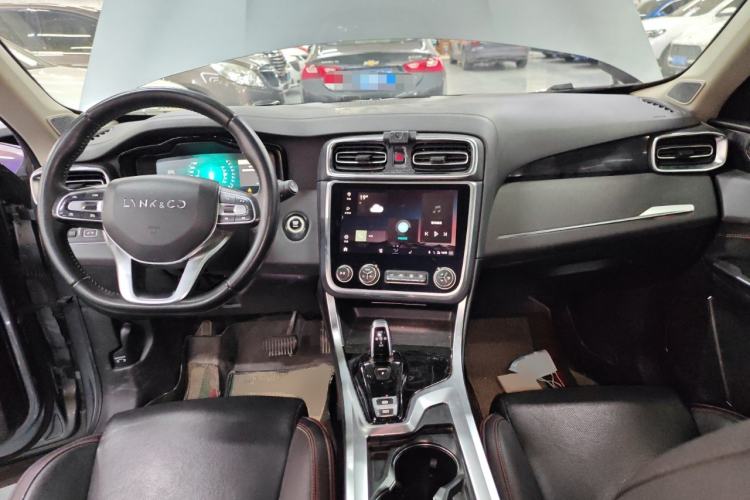 Used Lynk & Co 01 2019 2.0T Two-Wheel Drive Zhaopu Version China V Standard
