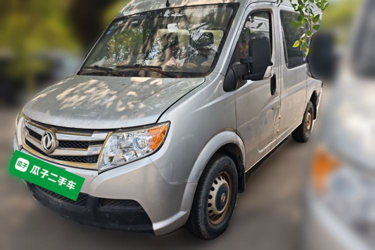 Used Dongfeng Yufeng 2018 2.3TA100 Standard Edition Logistics Vehicle Short Wheelbase Mid-Roof Design 5-9 Seater Powered by WP2.3