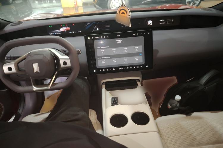 Used Avatr 06 2025 Pro Range-Extended Edition Center Console