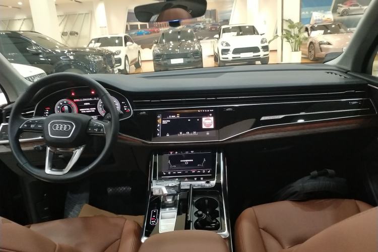 Used Audi Q7 2022 55 TFSI quattro S line Sport model