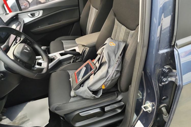 Used Wuling Jiachen 2022 1.5L Manual Enjoyment Elite Model
