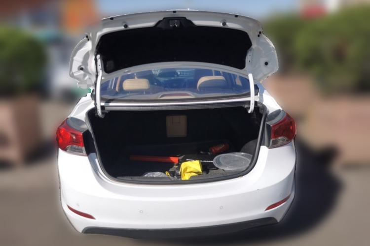 Used Hyundai Elantra (5th Generation / Langdong) 2012 1.6L Automatic Prestige Model Trunk