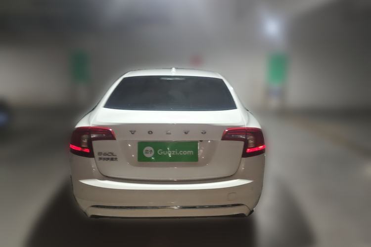 Used Volvo S60 2014 S60L 2.0T Zhiyuan Edition Rear