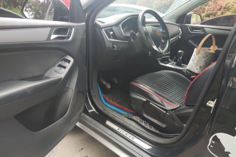 Used Roewe RX5 2016 Revised Version 20T Two-Wheel Drive Manual Transmission Luxury Edition Driver Seat