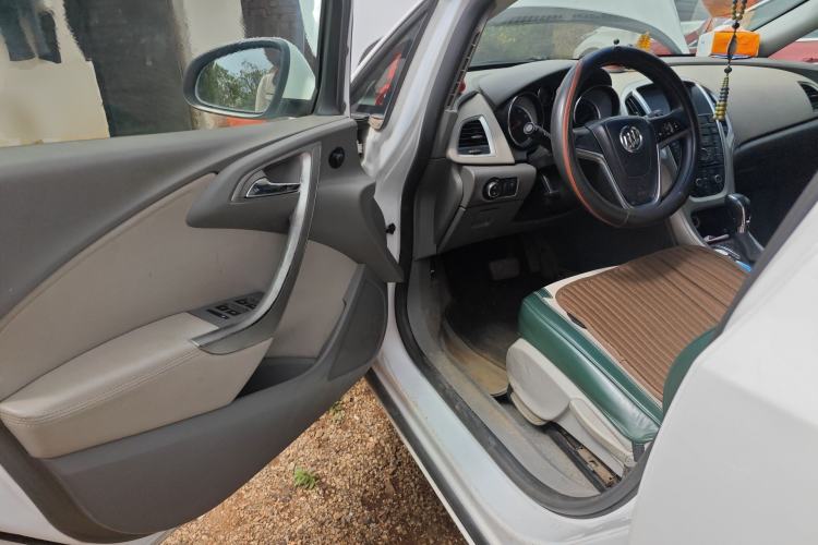 Used Buick GT 2013 XT 1.6L Automatic Fashion Edition Driver Seat