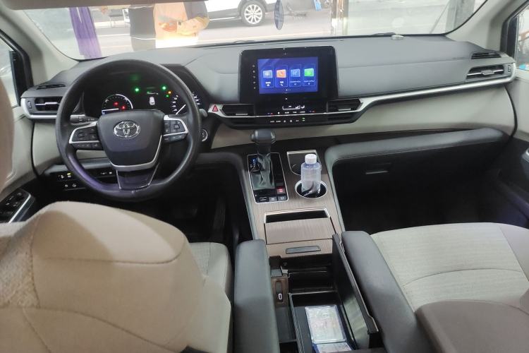 Used Toyota SIENNA 2023 2.5L Hybrid Comfort Edition